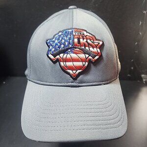 New York Knicks Grey flex fit style baseball cap hat